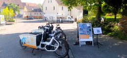 „LaRa to go“ begeistert: E-Lastenräder auf dem Maibaumfest in Bittenfeld getestet