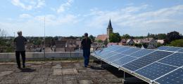 Energieagentur erweitert Photovoltaik-Beratung für WEGs und Kommunen