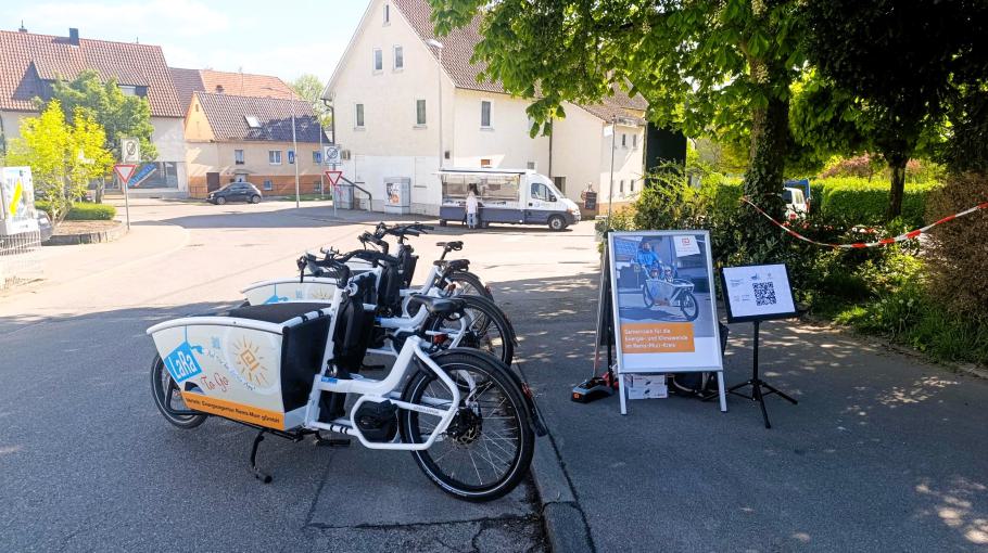 „LaRa to go“ begeistert: E-Lastenräder auf dem Maibaumfest in Bittenfeld getestet